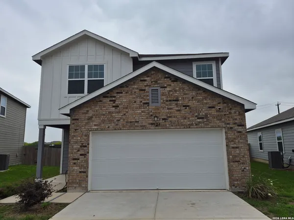 $2,300 | 5924 Pearl Meadow, Converse, TX 78109