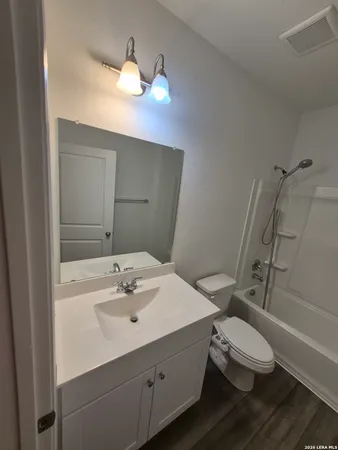 $2,300 | 5924 Pearl Meadow, Converse, TX 78109