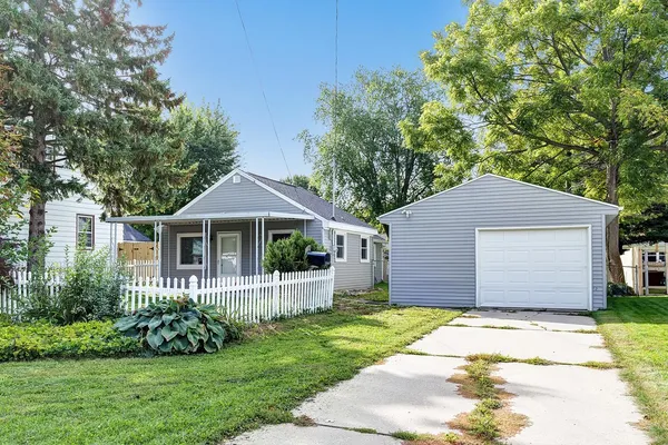 $210,000 | 1960 Oakdale Avenue, Green Bay, WI 54302