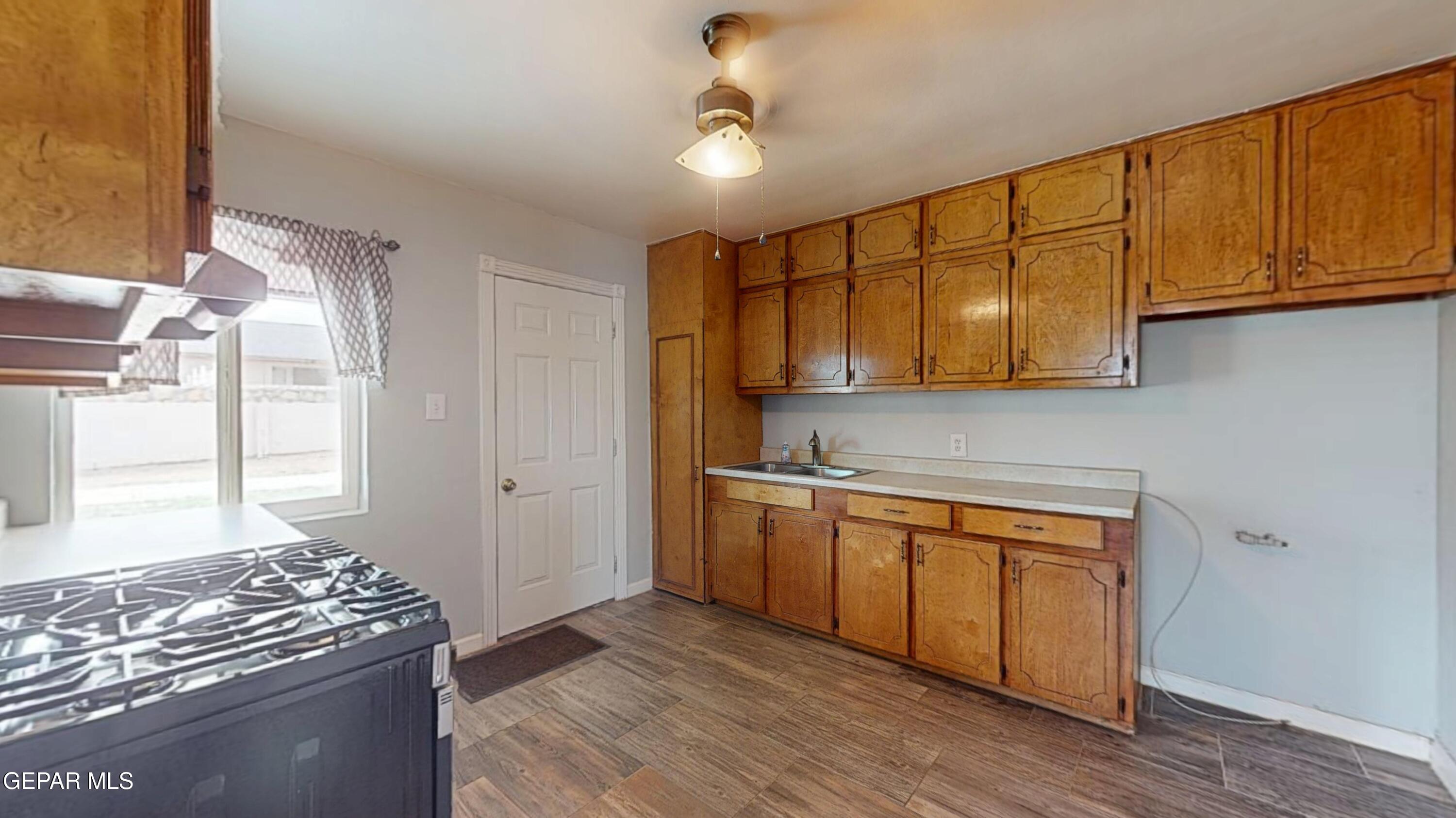 436 Gorman Street Anthony, NM 88021 - Photo 8 of 18 436-Gorman-St-06182026_182359 kitchen 2