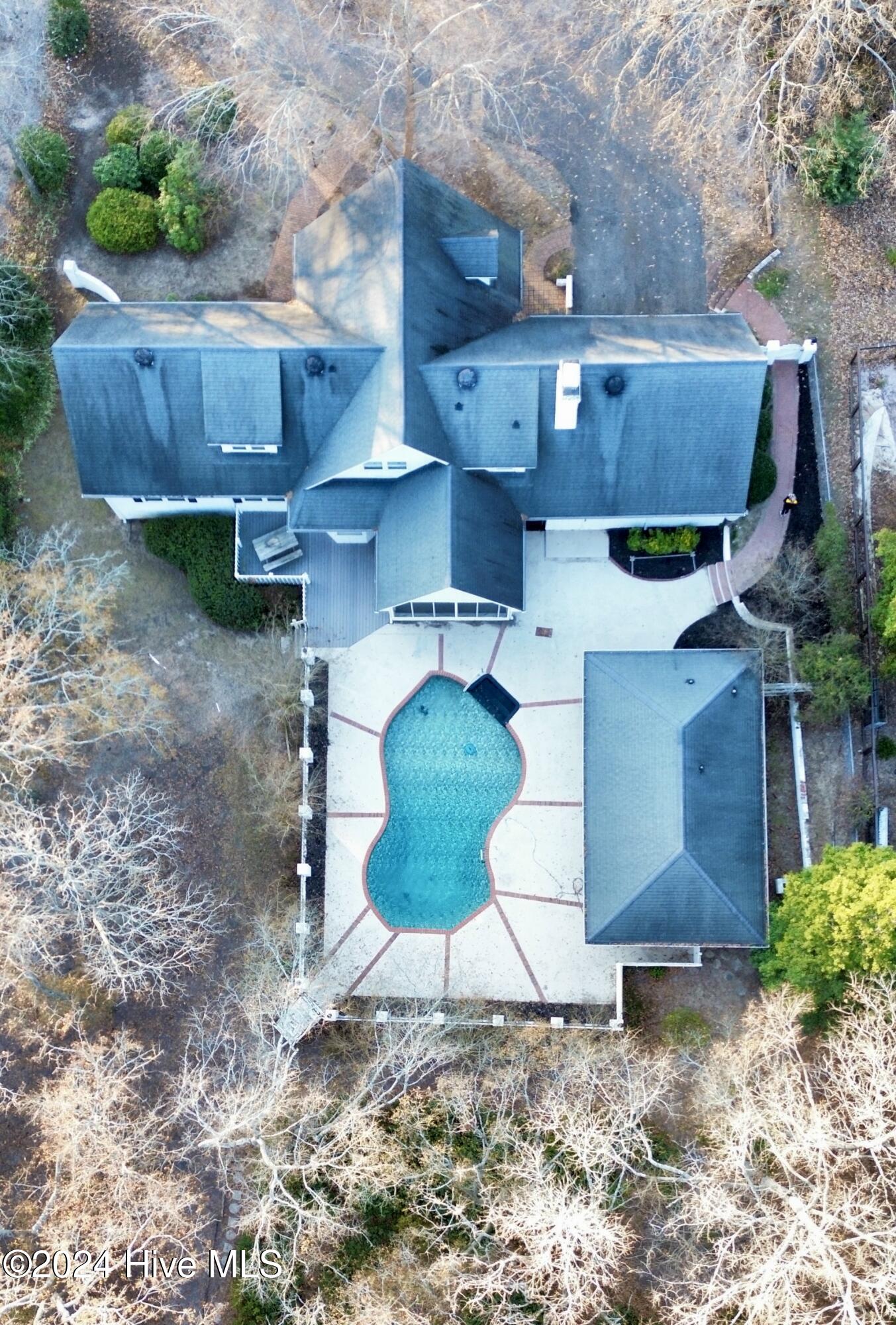 12281 Pine Harbor Road Laurinburg, NC 28352 - Photo 4 of 39 dji_fly_20241220_161110_143_173474393346