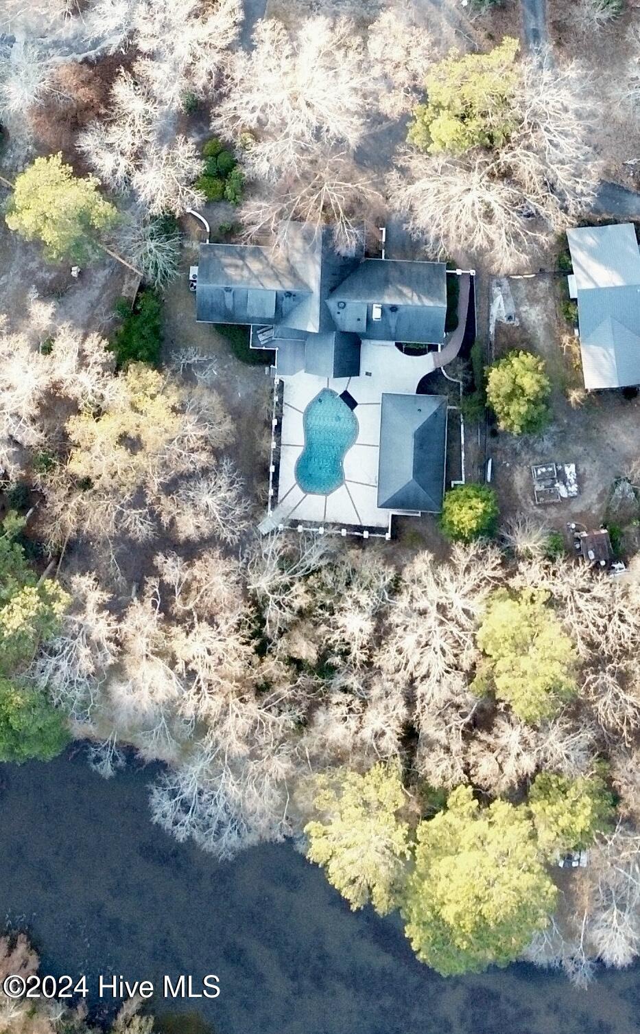 12281 Pine Harbor Road Laurinburg, NC 28352 - Photo 5 of 39 dji_fly_20241220_161216_144_173474394748