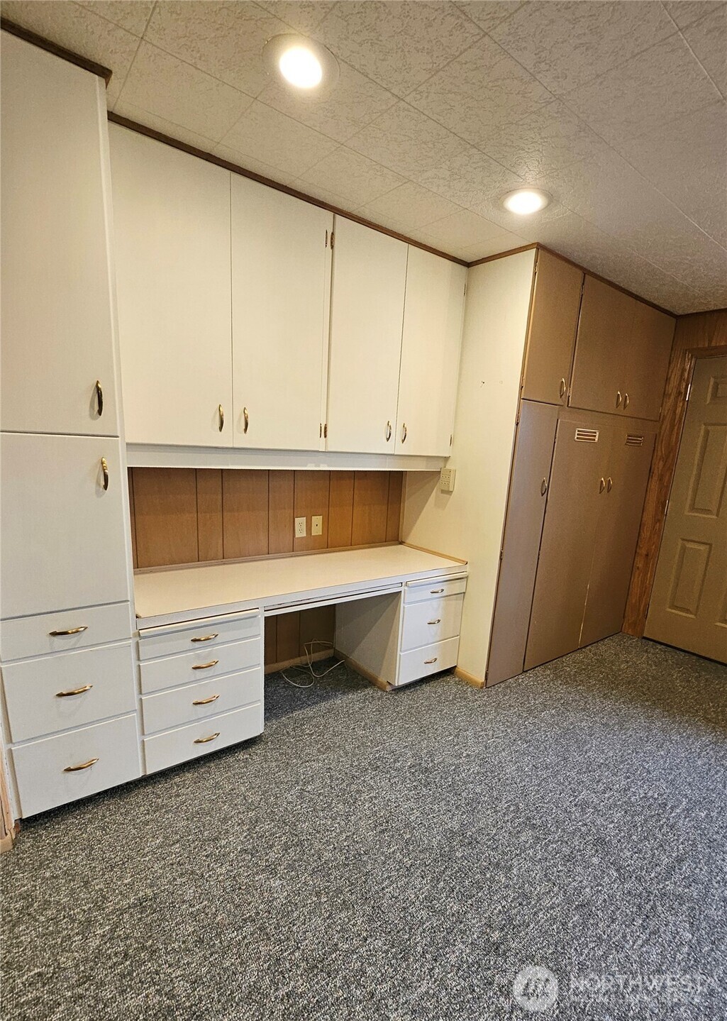 319 Oak Street Omak, WA 98841 - Photo 13 of 37