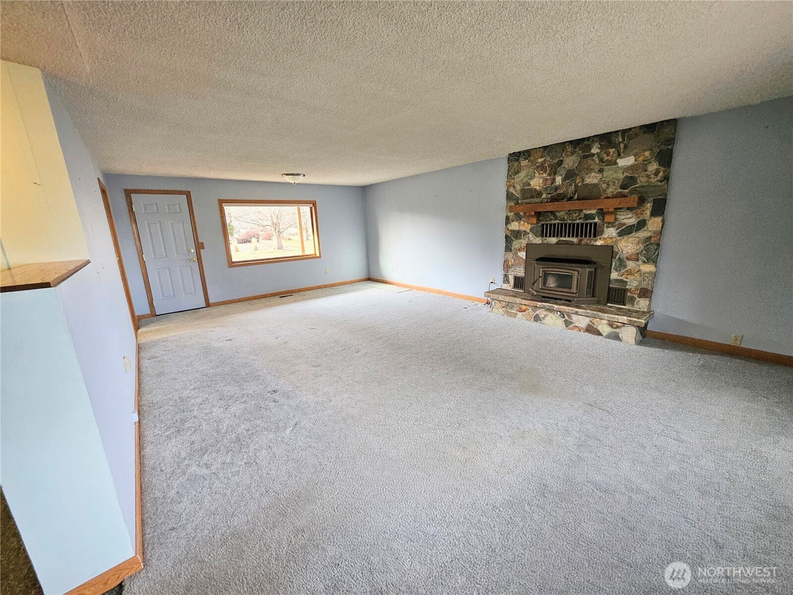 319 Oak Street Omak, WA 98841 - Photo 3 of 37