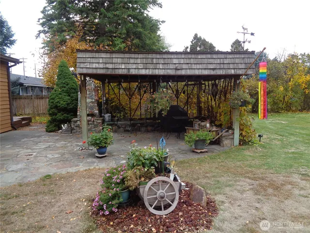 $340,000 | 319 Oak Street, Omak, WA 98841