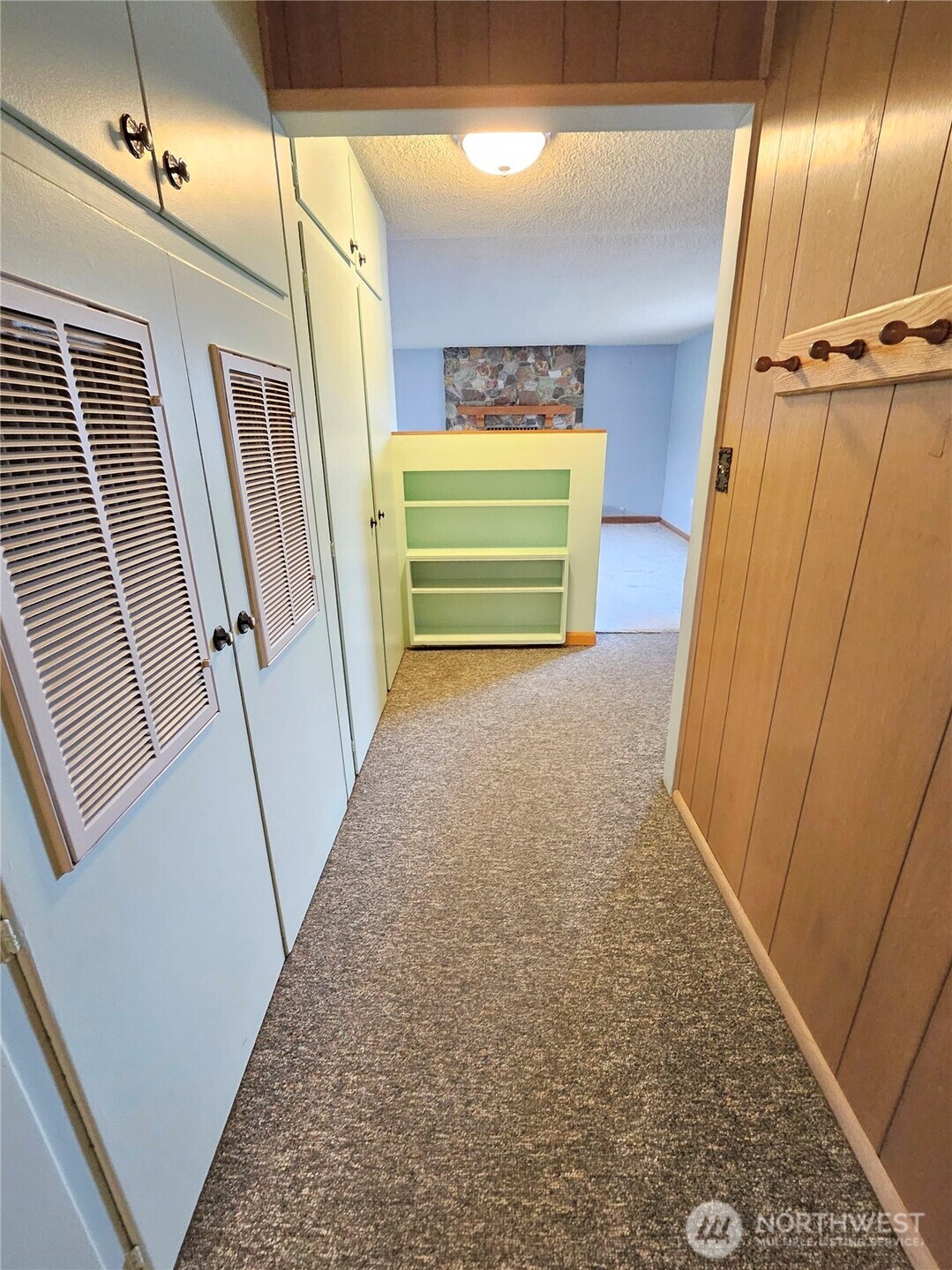 319 Oak Street Omak, WA 98841 - Photo 7 of 37