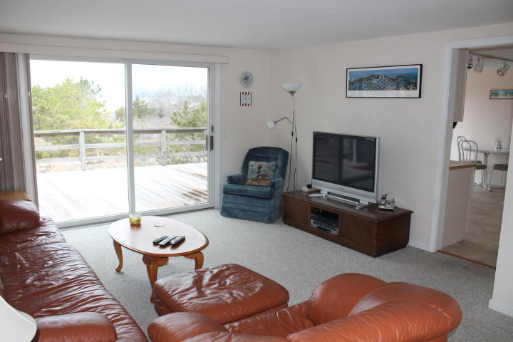 285 Hatch Road Eastham, MA 02642 - Photo 10 of 28 LivingRoom