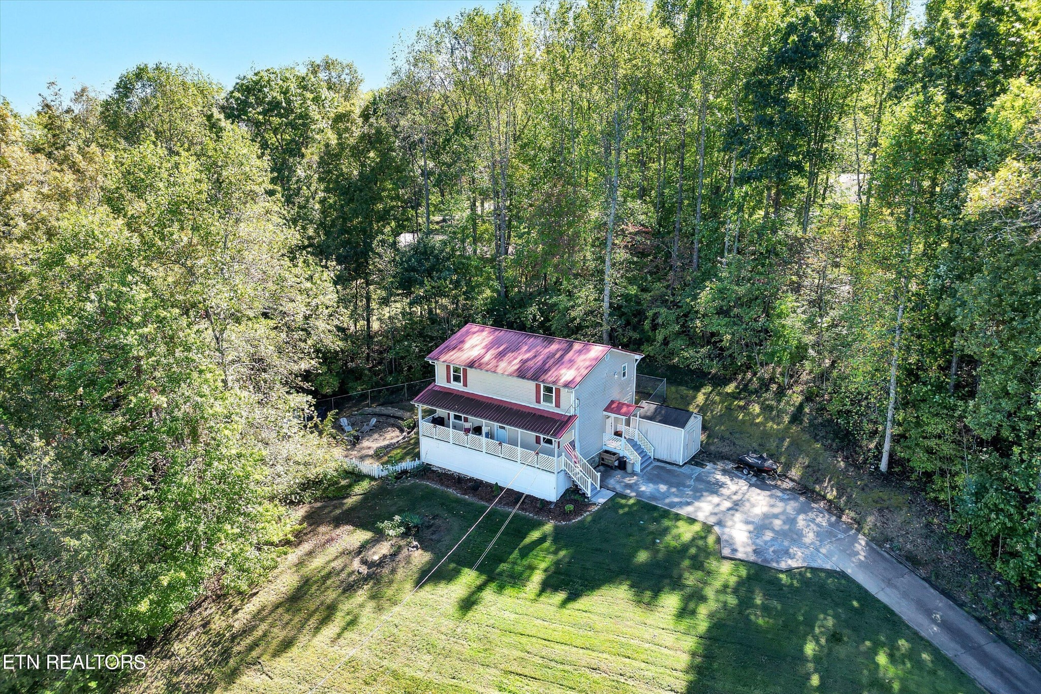 133 White Loop Road Clinton, TN 37716 - Photo 3 of 32 Gallery Image 3