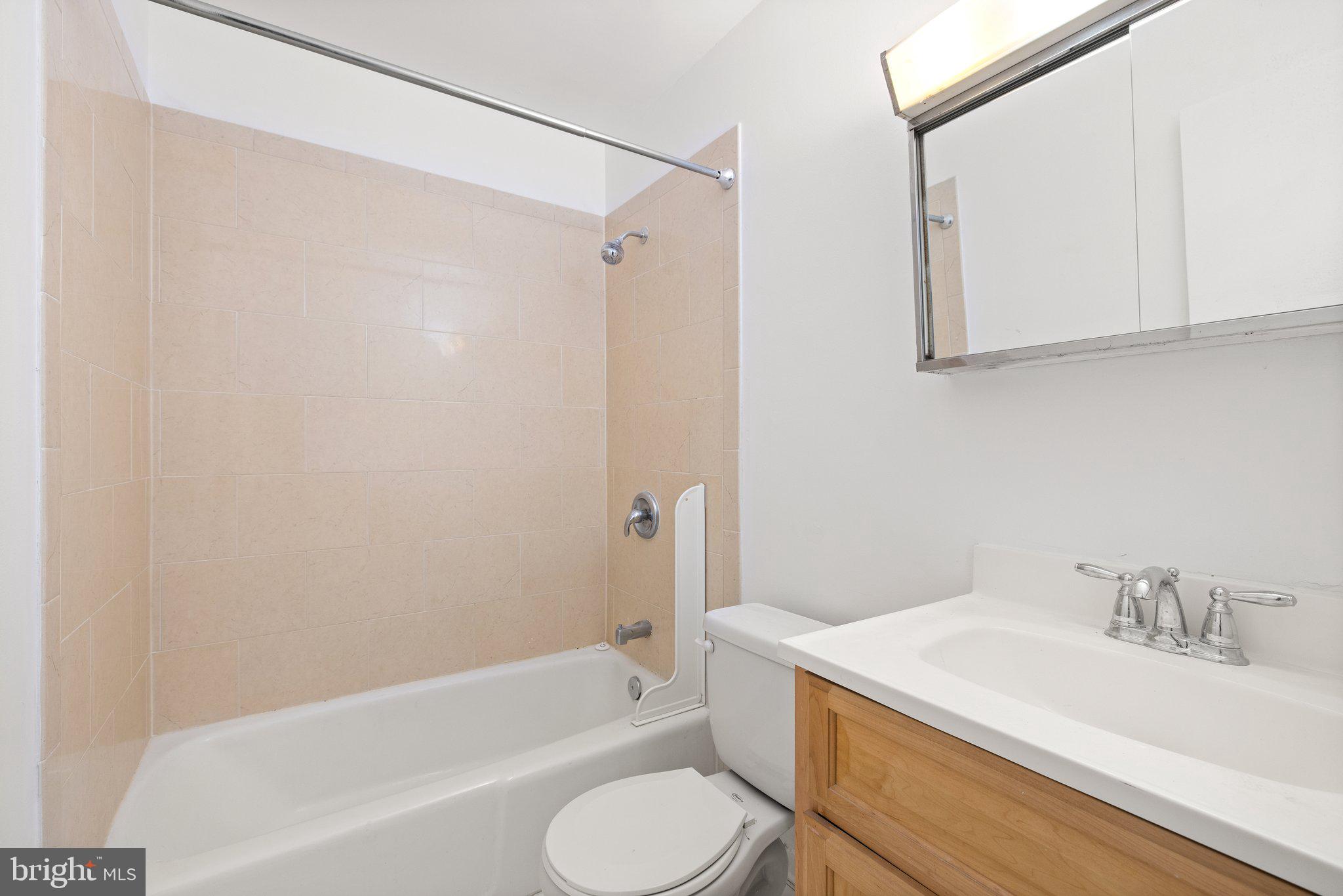 11605 Vantage Hill Road, Unit 12B Reston, VA 20190 - Photo 12 of 30 Full Bath