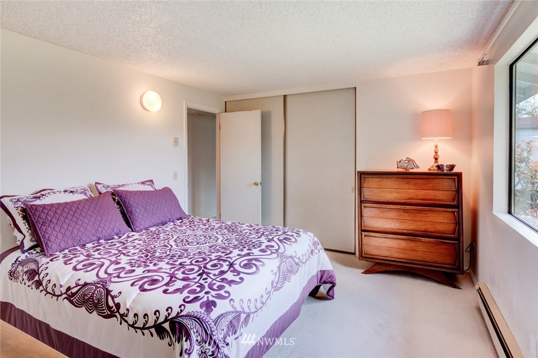 4905 Northeast 1st Court Renton, WA 98059 - Photo 12 of 25 Gallery Image 12
