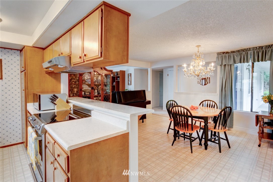 4905 Northeast 1st Court Renton, WA 98059 - Photo 9 of 25 Gallery Image 9