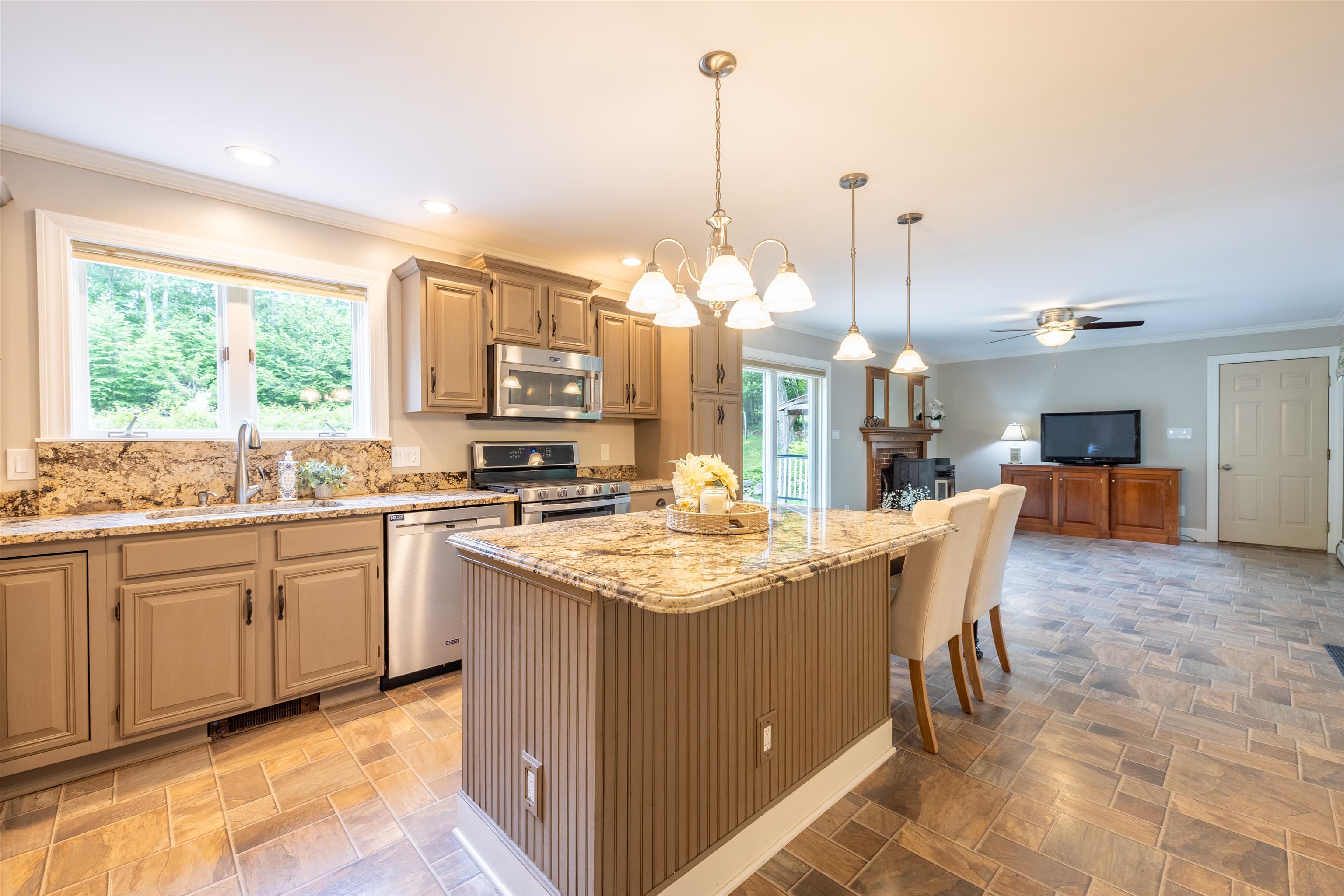 146 Old Sandown Road Chester, NH 03036 - Photo 5 of 53