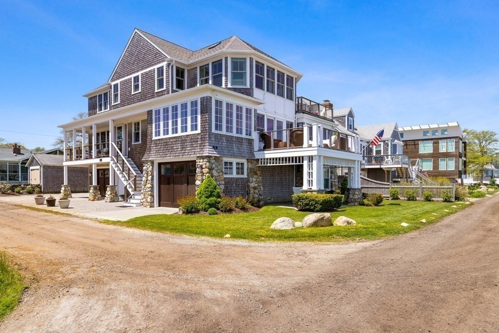 17 Bay Road Mattapoisett, MA 02739 - Photo 9 of 40 Gallery Image 9