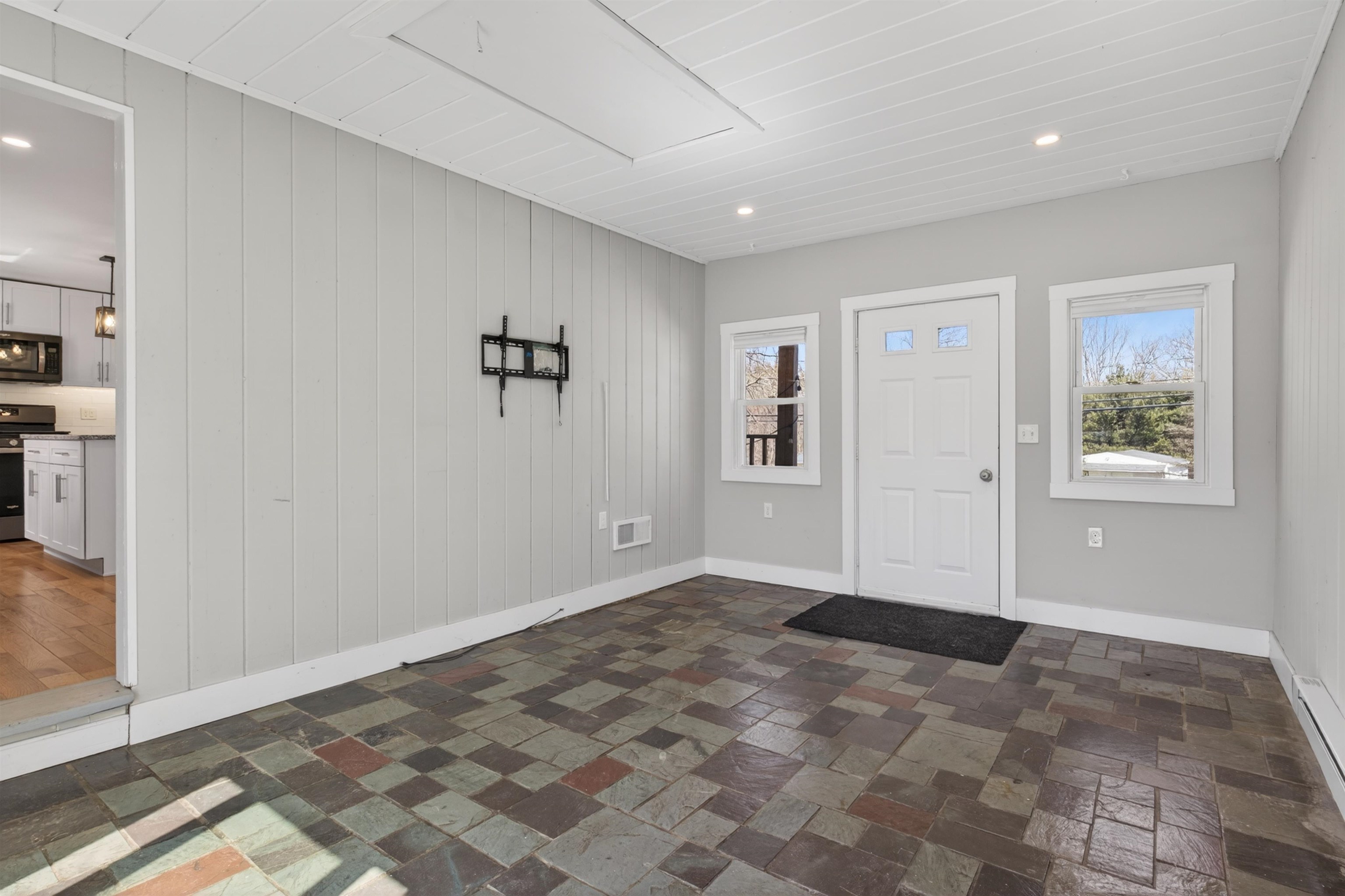 112 Tolend Road Dover, NH 03820 - Photo 29 of 38