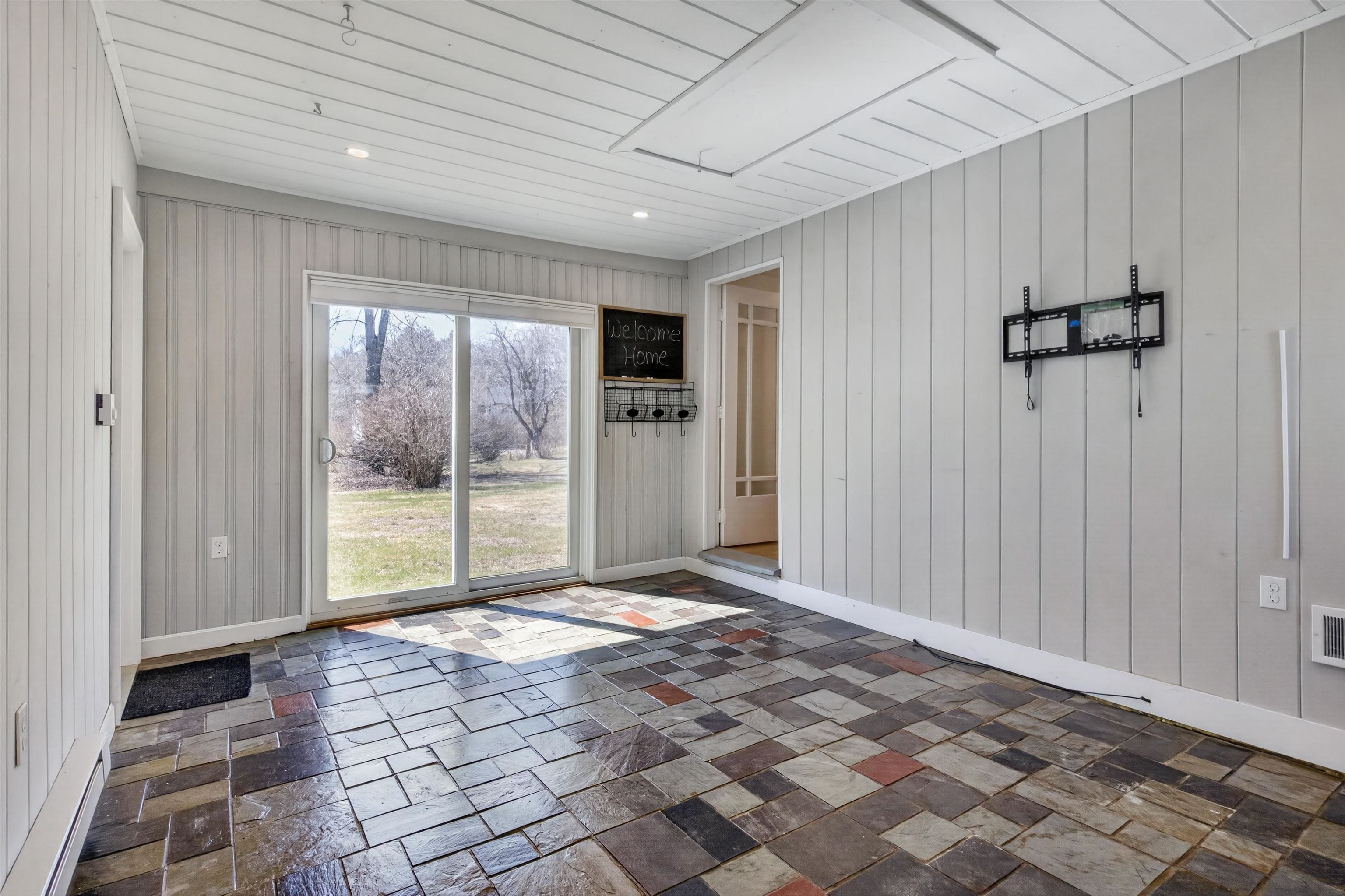 112 Tolend Road Dover, NH 03820 - Photo 31 of 38