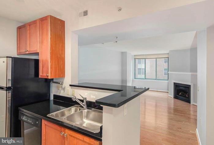 851 North Glebe Road, Unit 1707 Arlington, VA 22203 - Photo 1 of 20 Kitchen