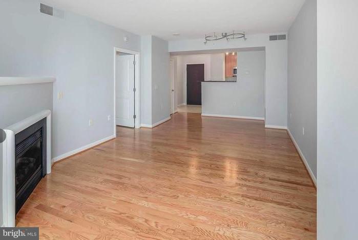 851 North Glebe Road, Unit 1707 Arlington, VA 22203 - Photo 5 of 20 Living Room