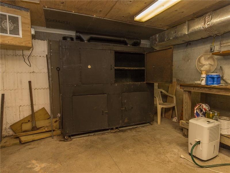 317 Kelley Road Industry, PA 15052 - Photo 17 of 21 Smoker!!!
