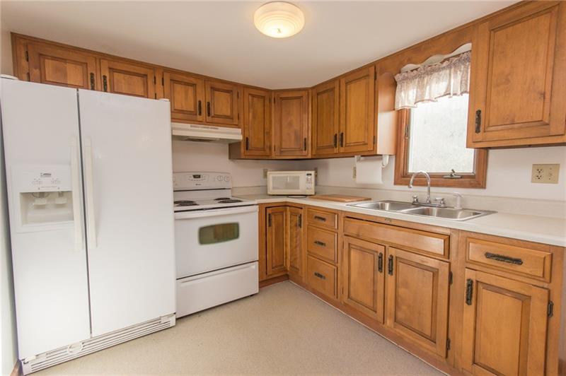 317 Kelley Road Industry, PA 15052 - Photo 3 of 21 Eat in kitchen, all appliances stay!