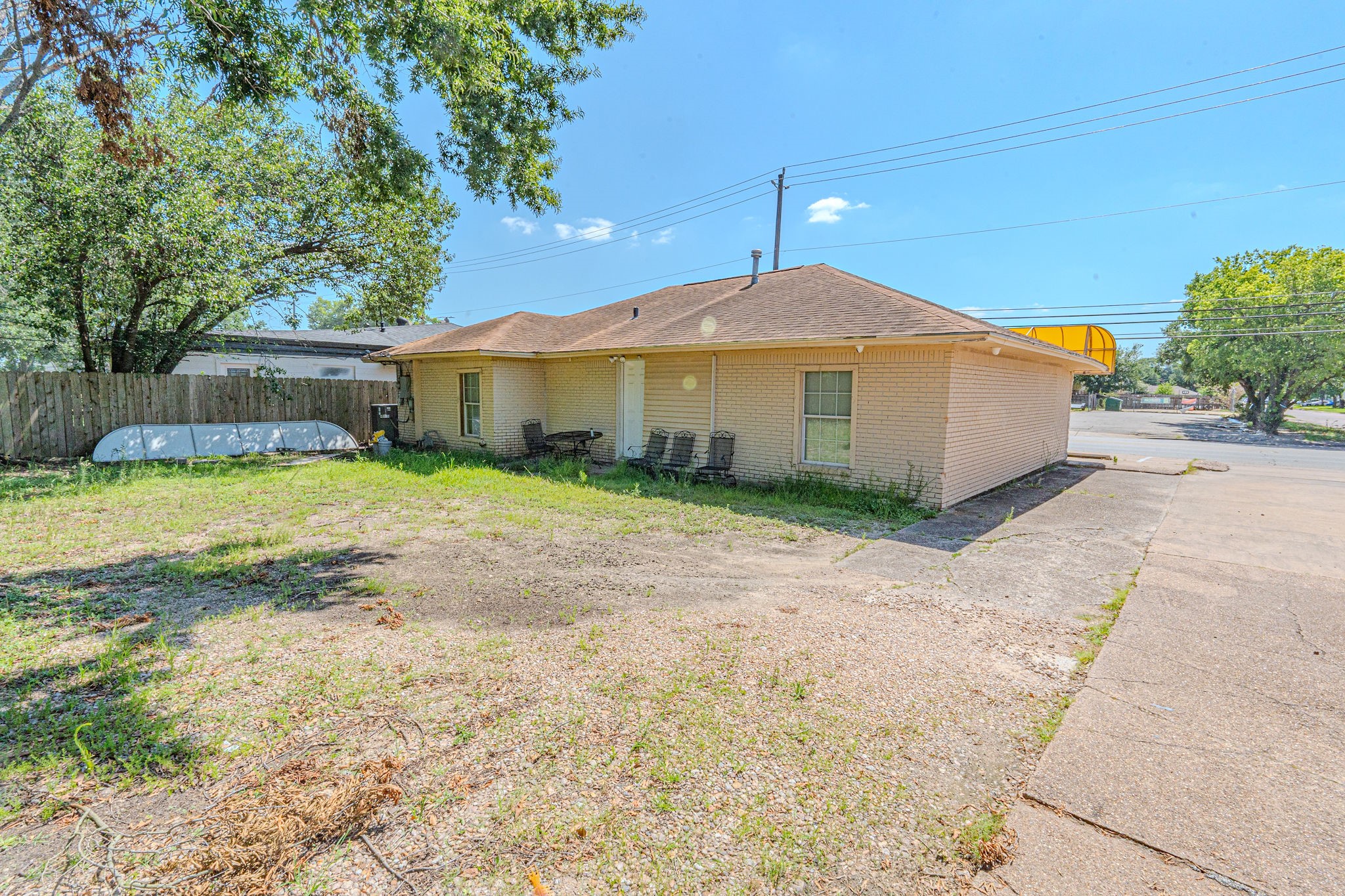 2125 Strawberry Road Pasadena, TX 77502 - Photo 12 of 16