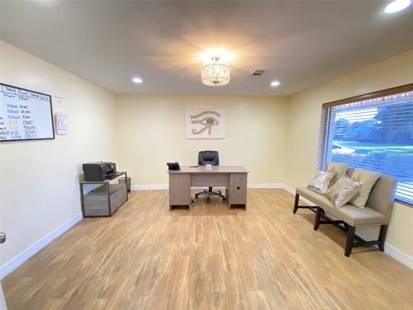 $3,100 | 2125 Strawberry Road, Pasadena, TX 77502