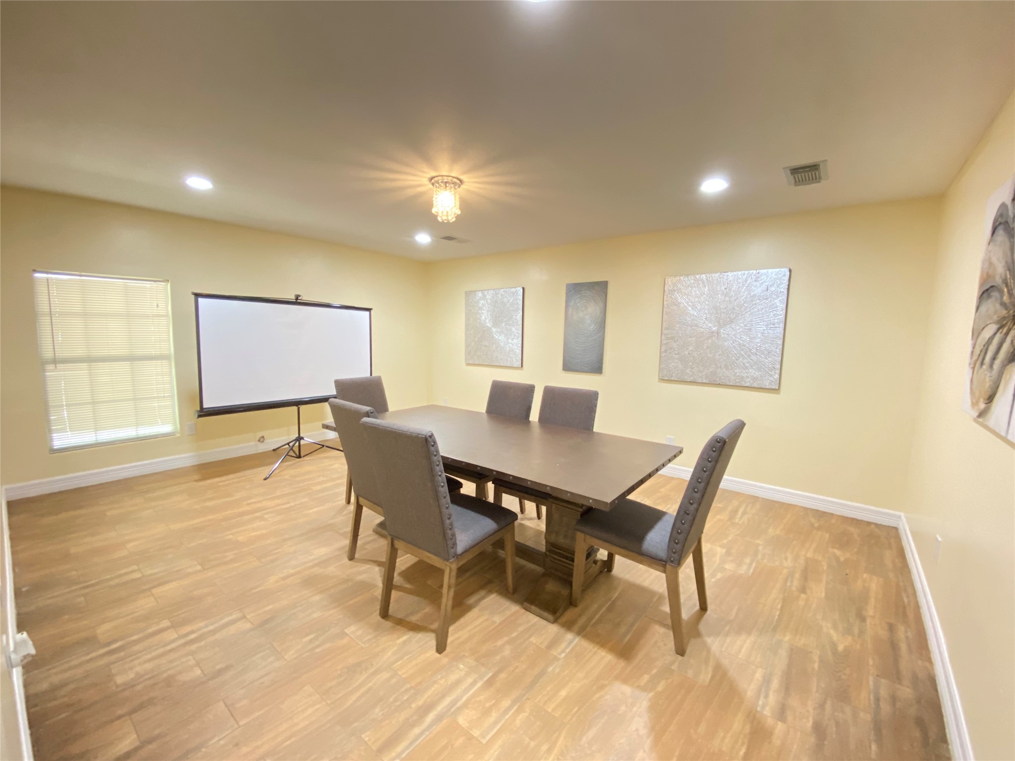 2125 Strawberry Road Pasadena, TX 77502 - Photo 10 of 16
