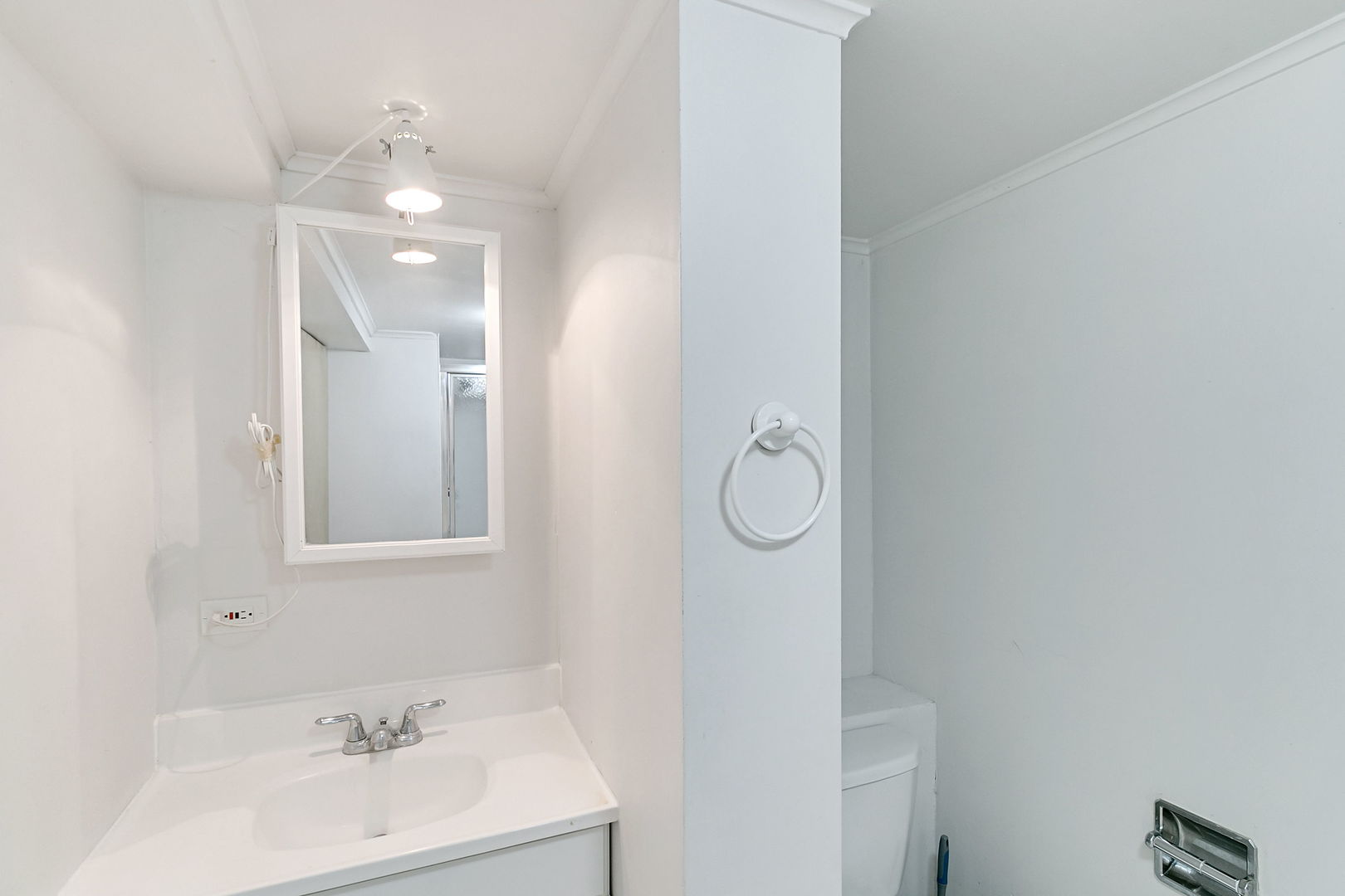 2549 2nd Avenue North Riverside, IL 60546 - Photo 13 of 18 a bathroom with a sink a toilet and shower