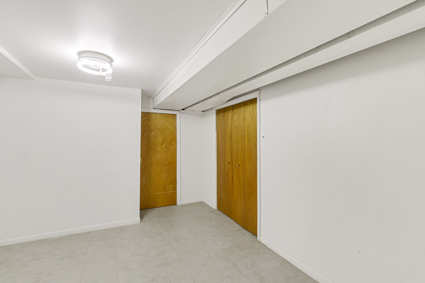 2549 2nd Avenue North Riverside, IL 60546 - Photo 10 of 18 a view of hallway with a large window
