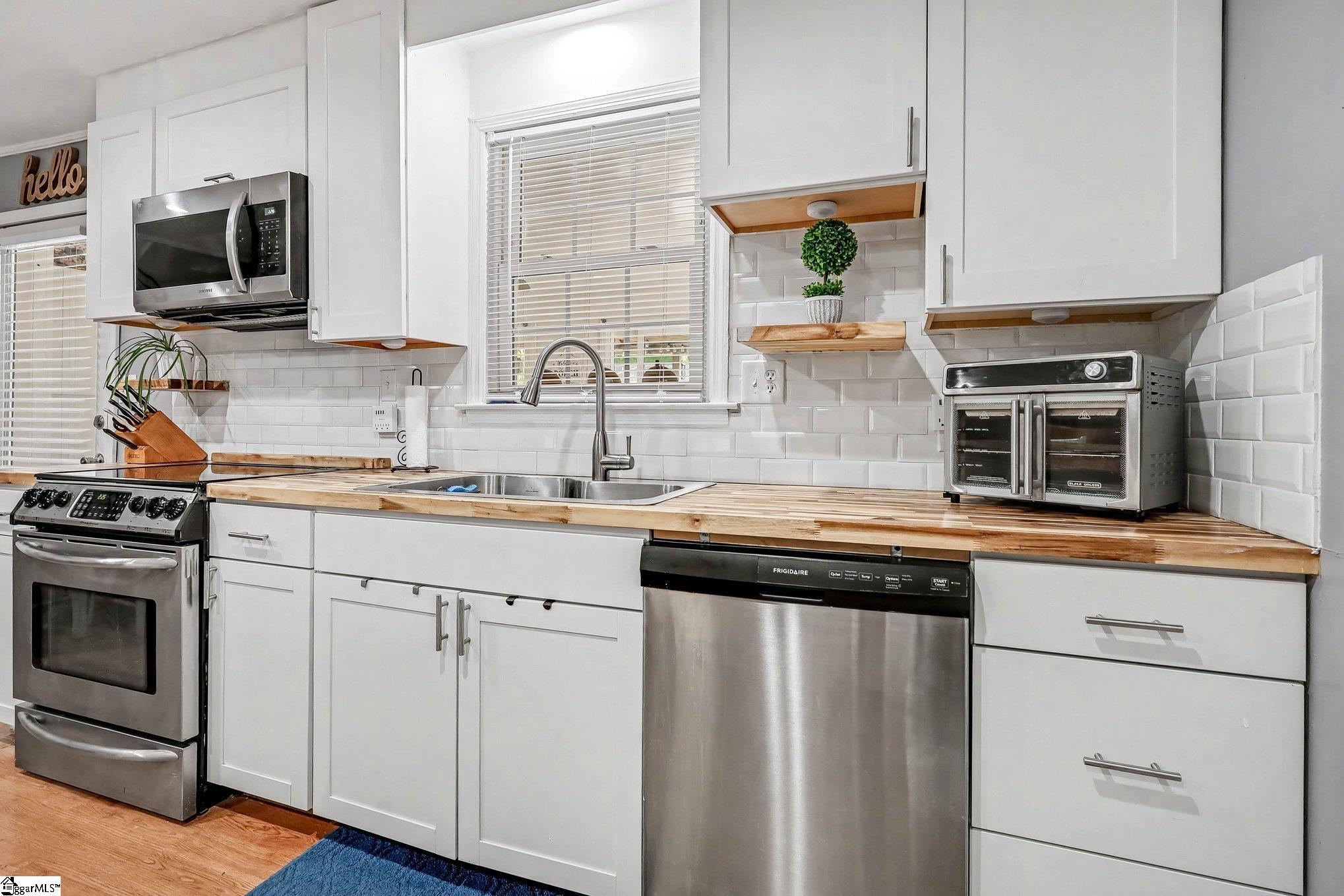 9 Poplar Street Woodruff, SC 29388 - Photo 4 of 40