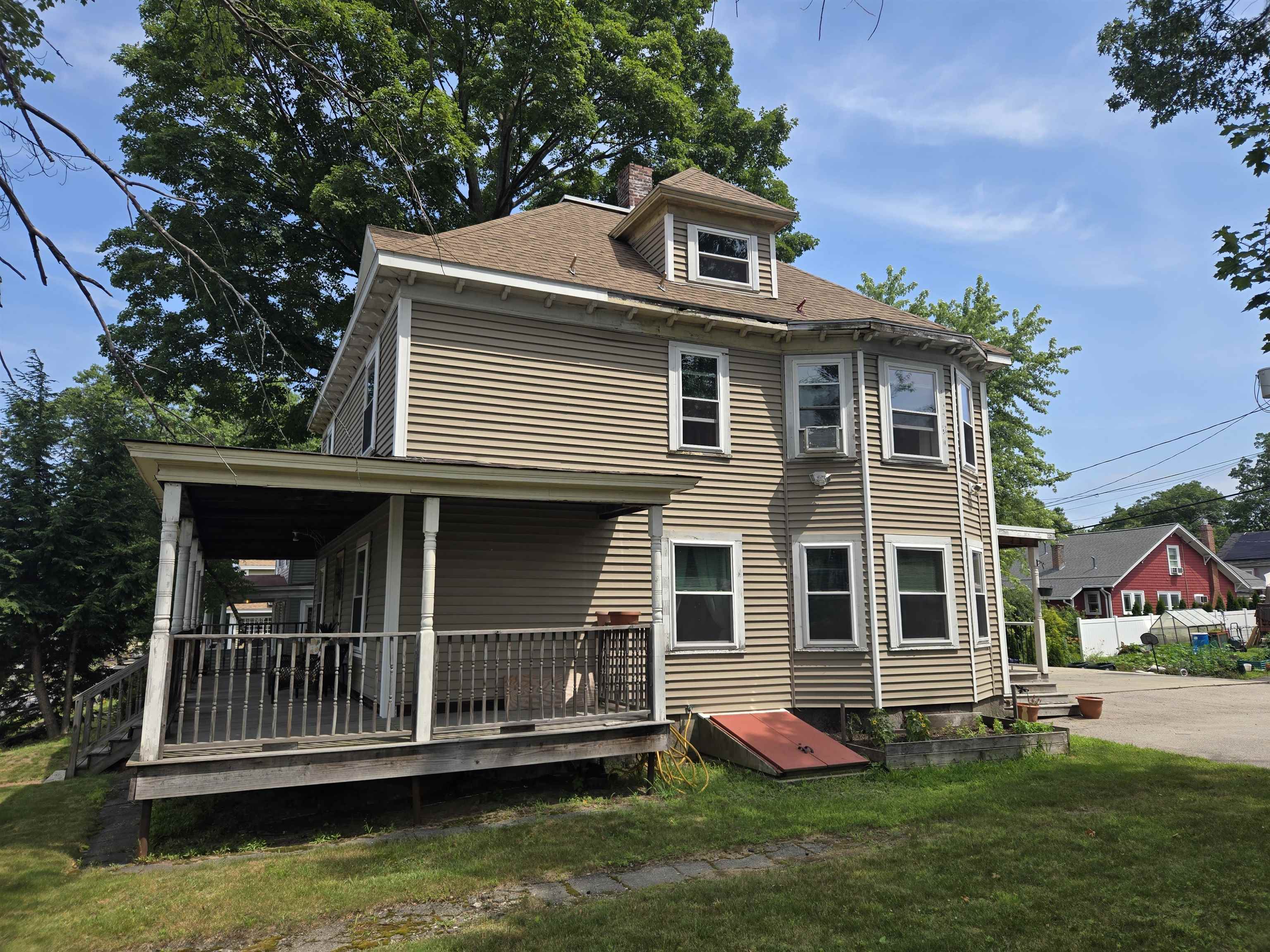 841 Beech Street Manchester, NH 03104 - Photo 2 of 40