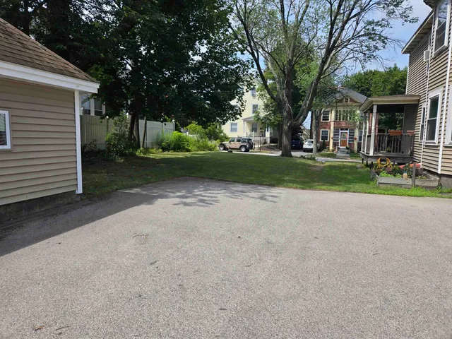 $560,000 | 841 Beech Street, Manchester, NH 03104