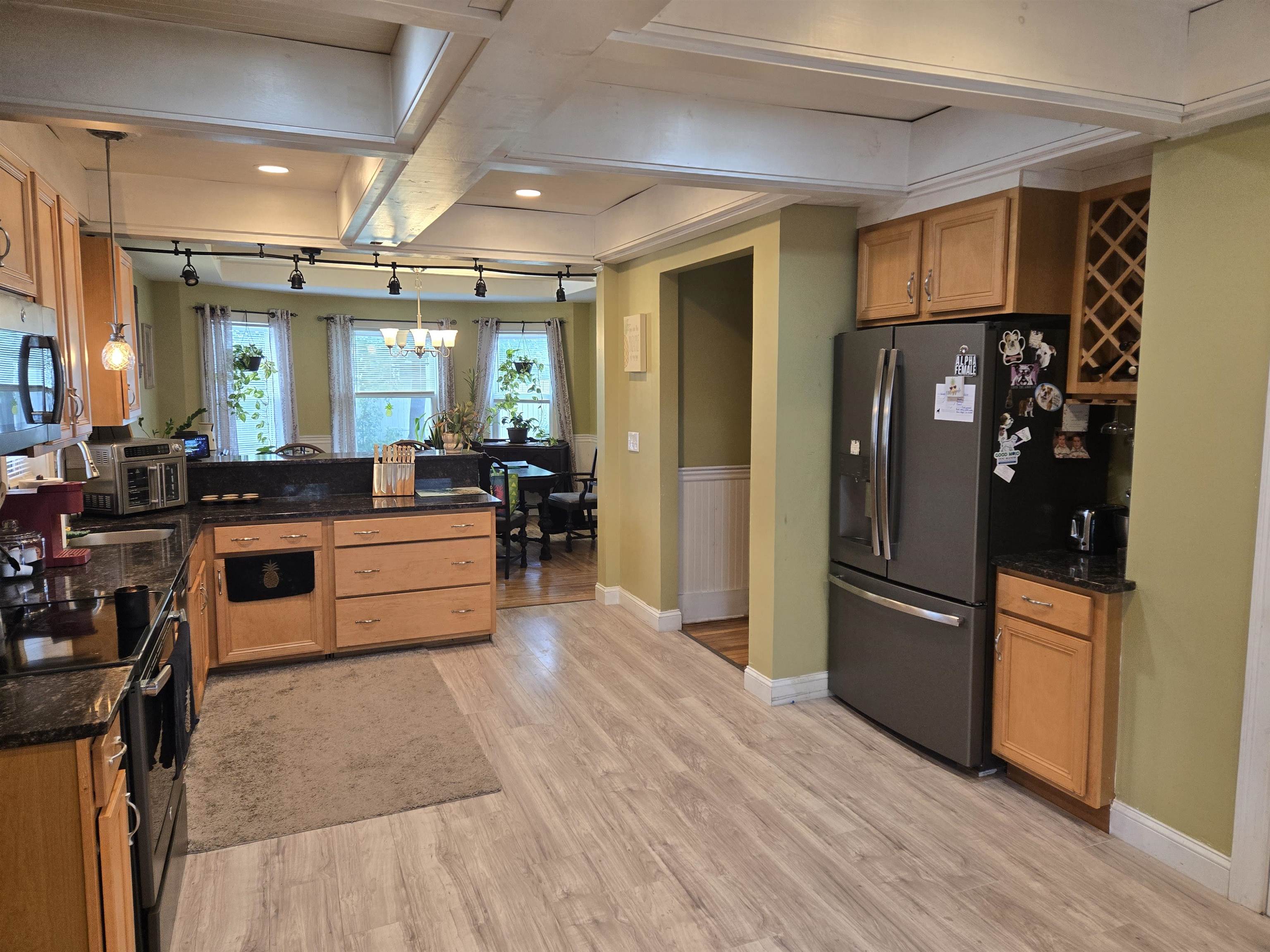 841 Beech Street Manchester, NH 03104 - Photo 5 of 40