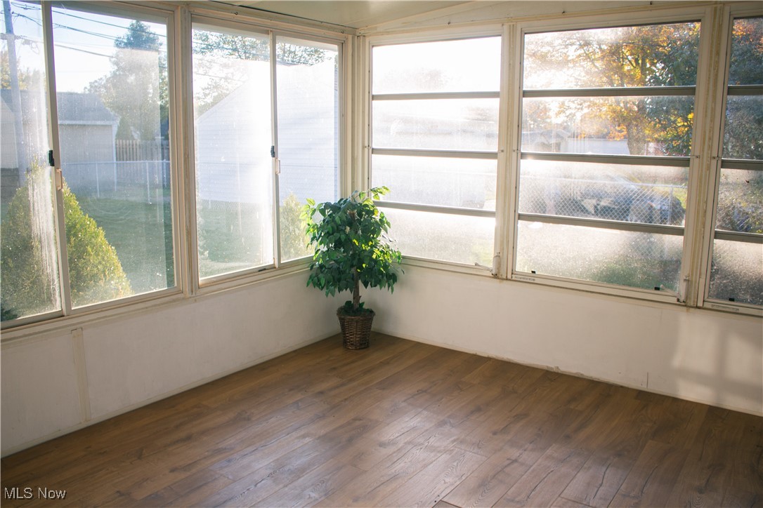 30124 Barjode Road Willowick, OH 44095 - Photo 20 of 34 Sunroom.