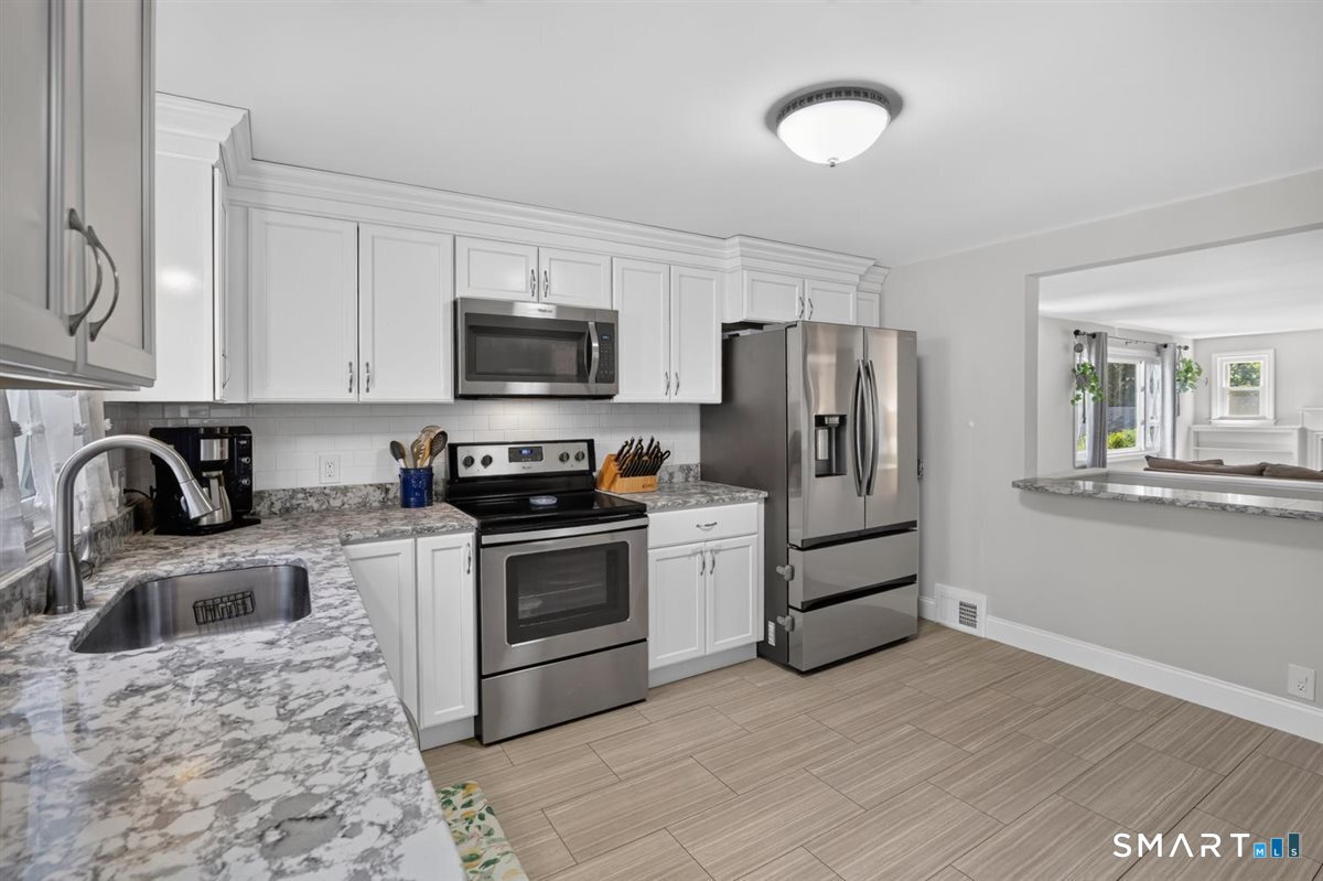 14 Gracewell Road Wethersfield, CT 06109 - Photo 11 of 30 Gallery Image 11