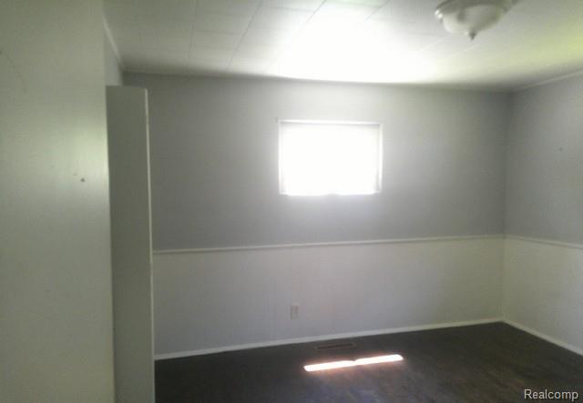 433 Crestview Street Flushing, MI 48433 - Photo 15 of 19 DSCF0591.JPG