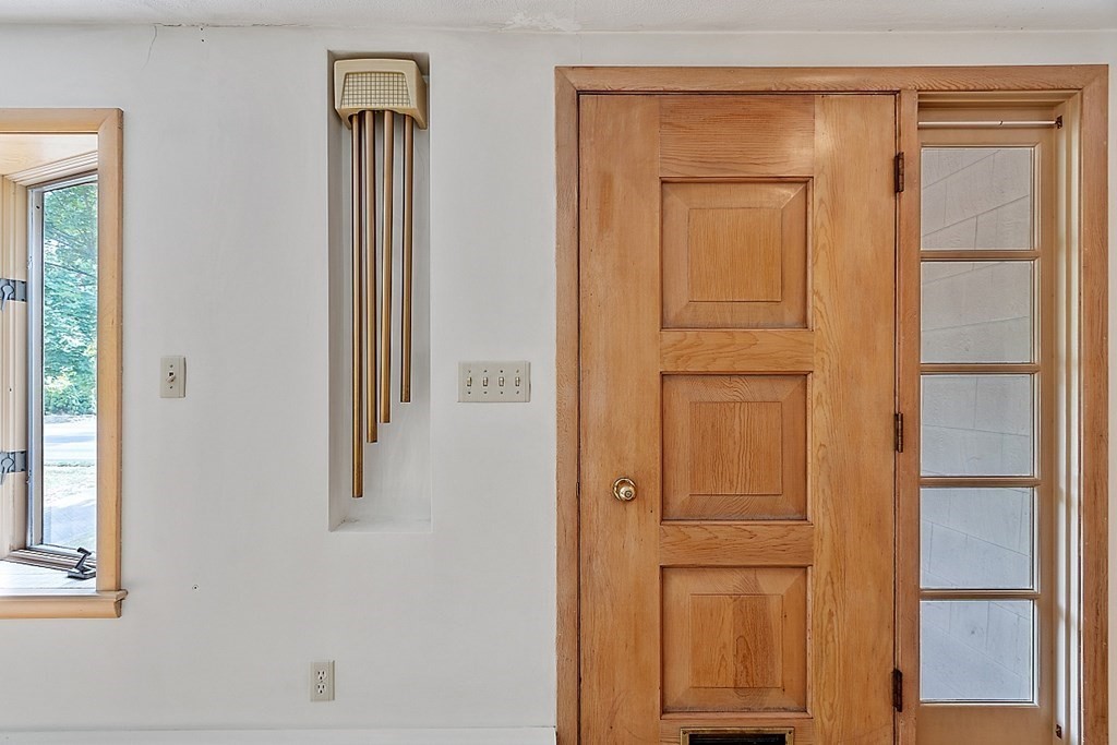 911 Main Street Reading, MA 01867 - Photo 4 of 42