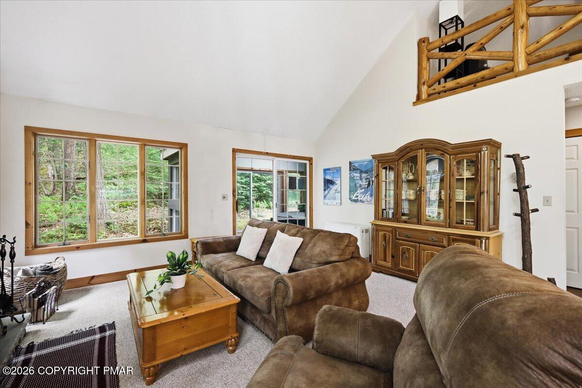 128 Short Hill Rd Lake Lake Harmony, PA 18624 - Photo 6 of 44 Living Room