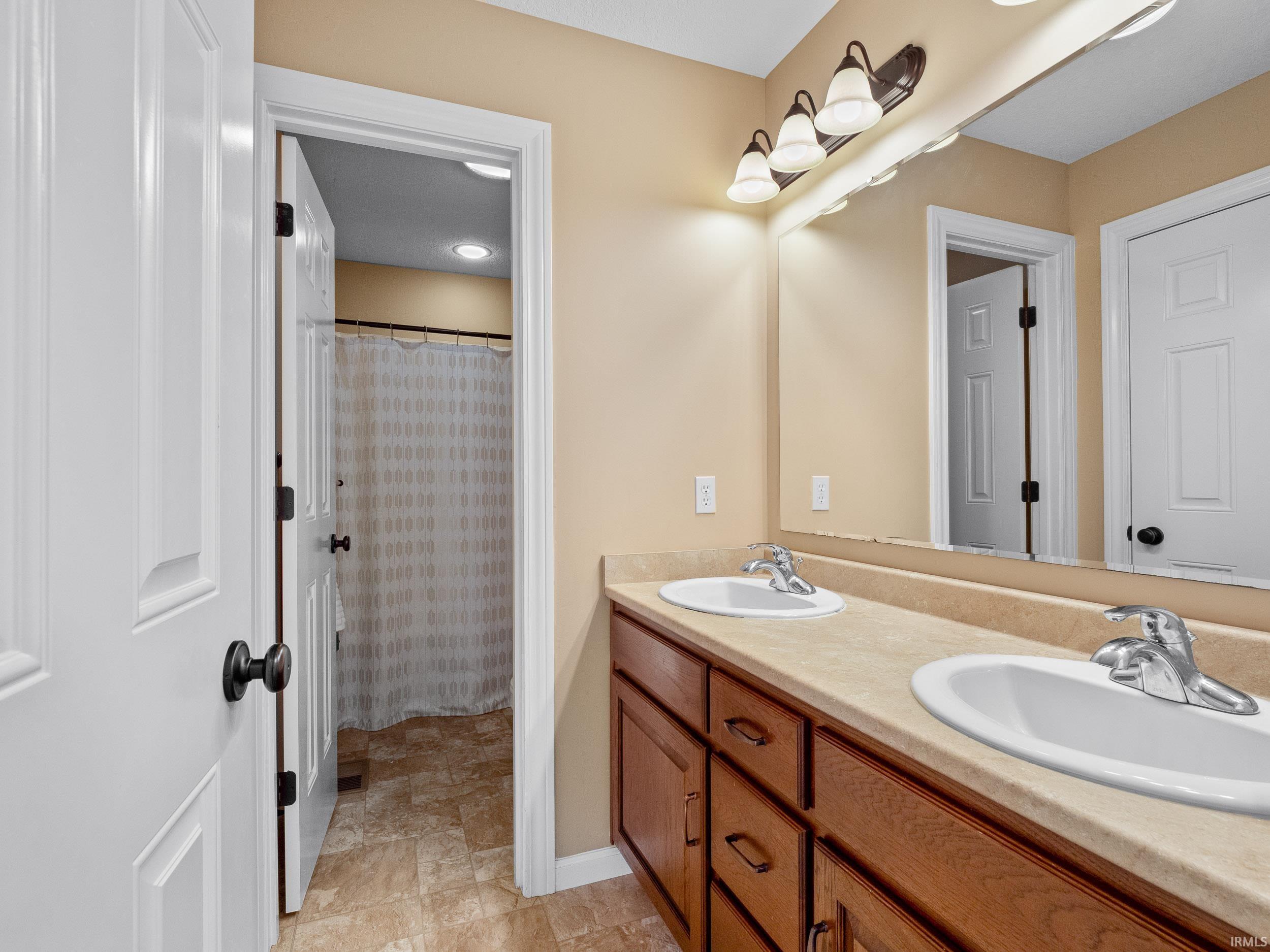 16120 Gemma Pass Huntertown, IN 46748 - Photo 29 of 35