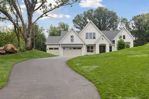 $1,749,000 | 804 Great Oaks Trail, St. Paul, MN 55123