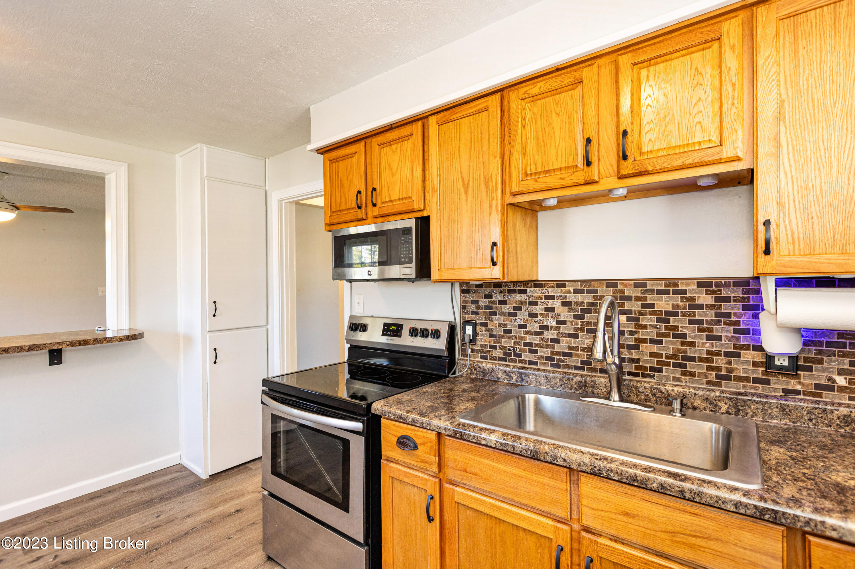 13522 Old Distillery Road Louisville, KY 40272 - Photo 8 of 18 015