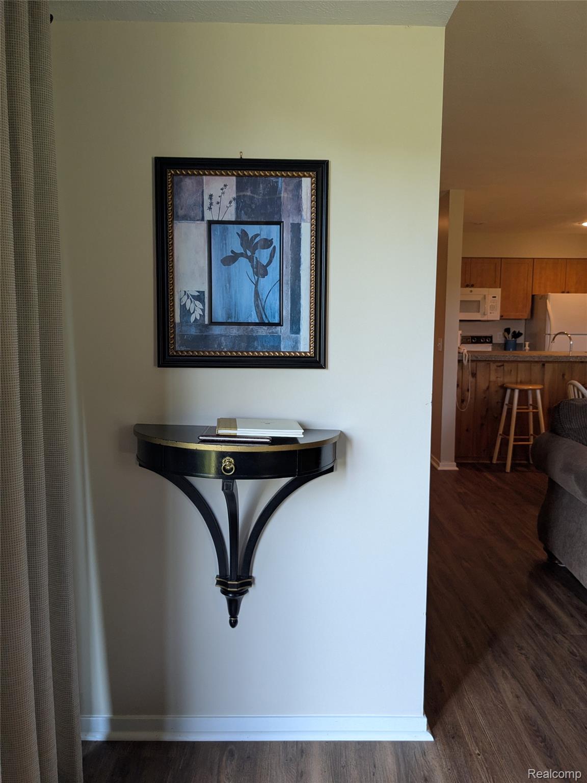 4749 South Pleasantview Road, Unit 37 Harbor Springs, MI 49740 - Photo 22 of 44 Quaint Decorative Area in Living Room