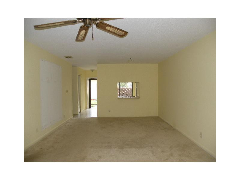 789 Banks Road, Unit 789 Margate, FL 33063 - Photo 4 of 13 Dining Room.