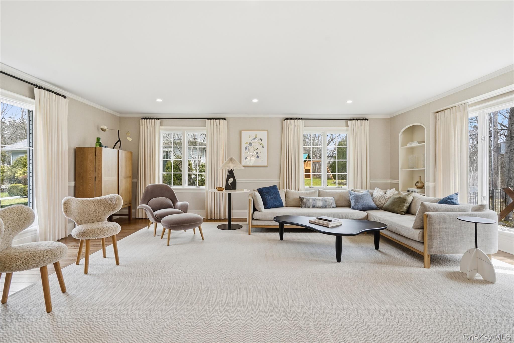 40 Springdale Road Scarsdale, NY 10583 - Photo 4 of 46