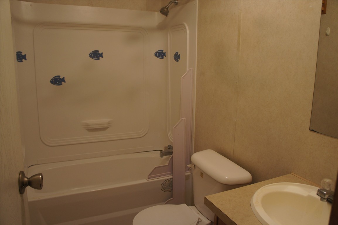 601 Clear Lake Road, Unit B Highlands, TX 77562 - Photo 4 of 8