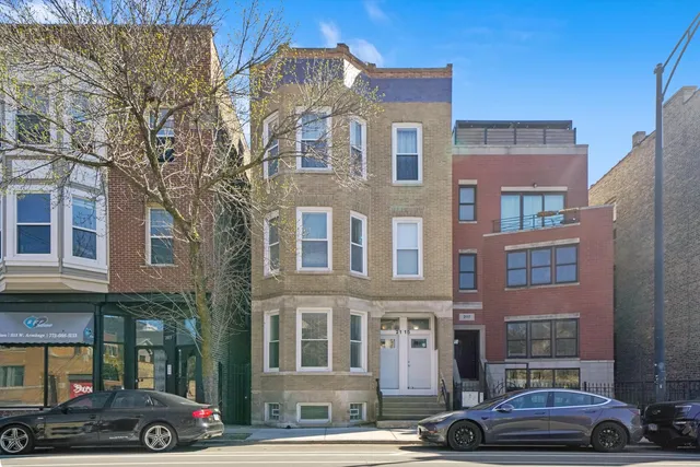 $2,900 | 2115 West Armitage Avenue, Unit 1F, Chicago, IL 60647
