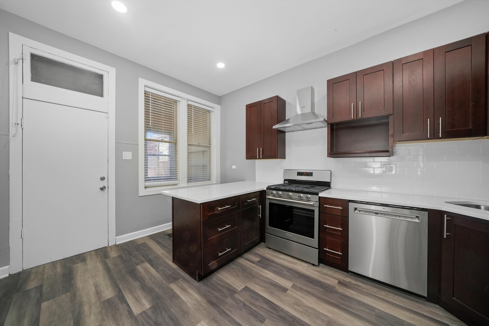 2115 West Armitage Avenue, Unit 1F Chicago, IL 60647 - Photo 5 of 12