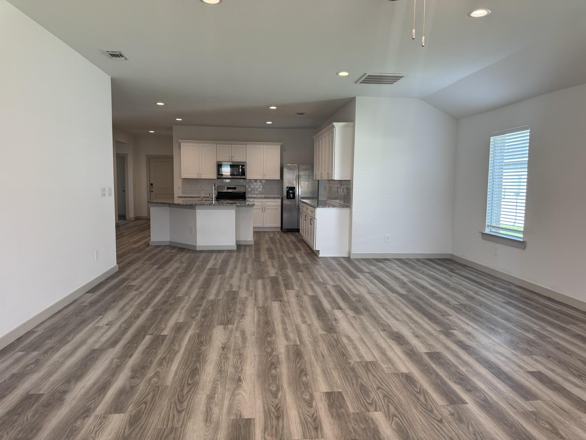 6907 55th Street Lubbock, TX 79407 - Photo 6 of 18 IMG_2396