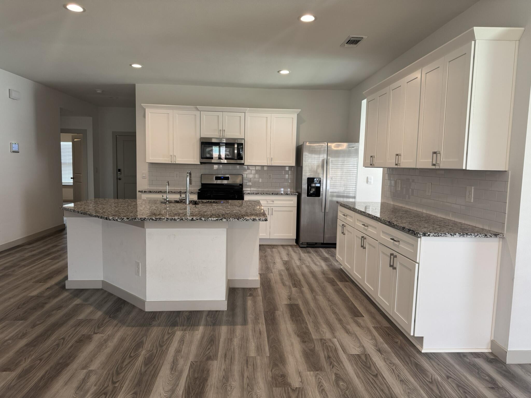 6907 55th Street Lubbock, TX 79407 - Photo 7 of 18 IMG_2360