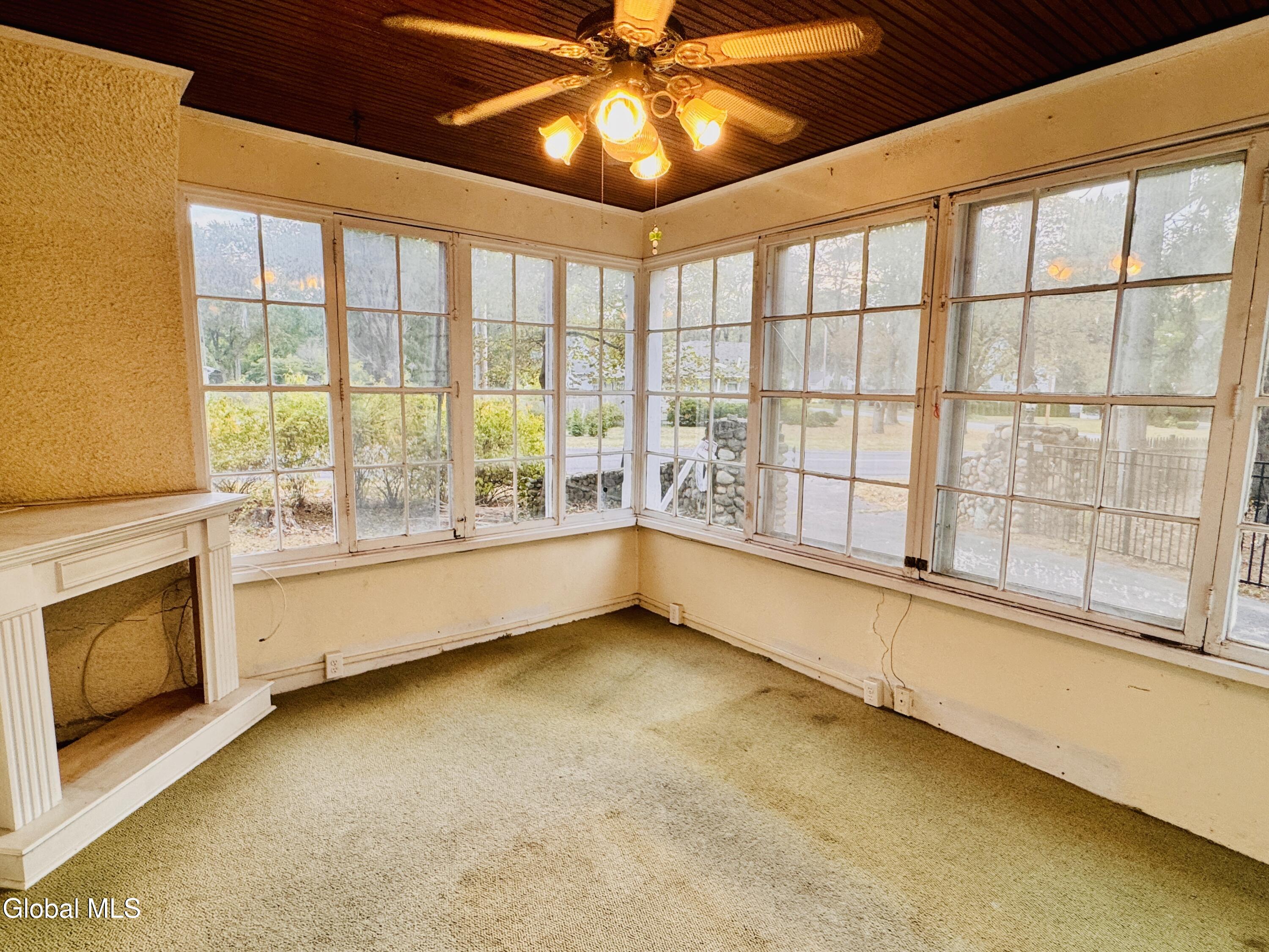 989 Balltown Road Niskayuna, NY 12309 - Photo 13 of 37 IMG_9627