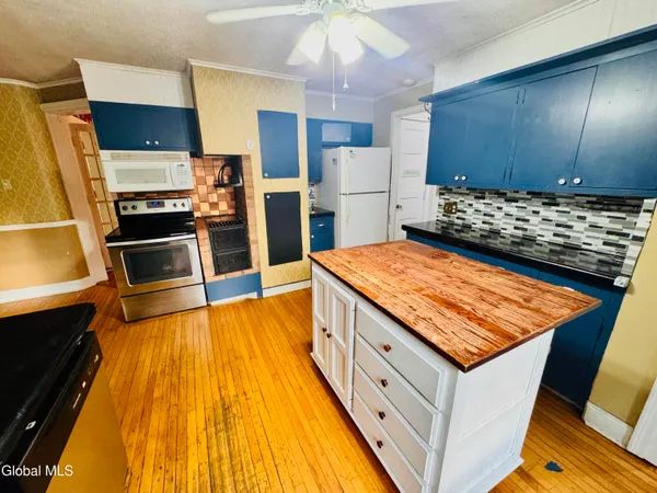 $409,000 | 989 Balltown Road, Niskayuna, NY 12309